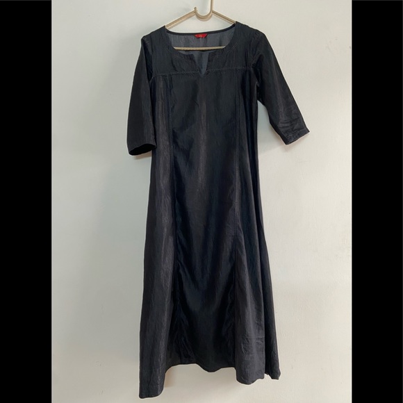 W a-line kurta with notched neckline